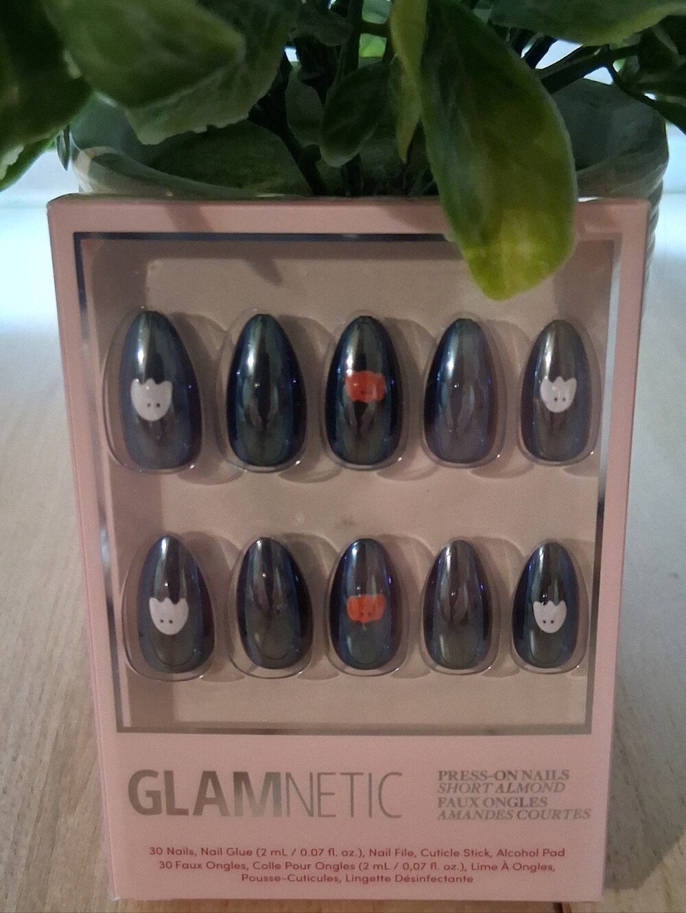 NWT Glamnetic Press On Nails Short Almond  Tricks & Treats Halloween Nails
